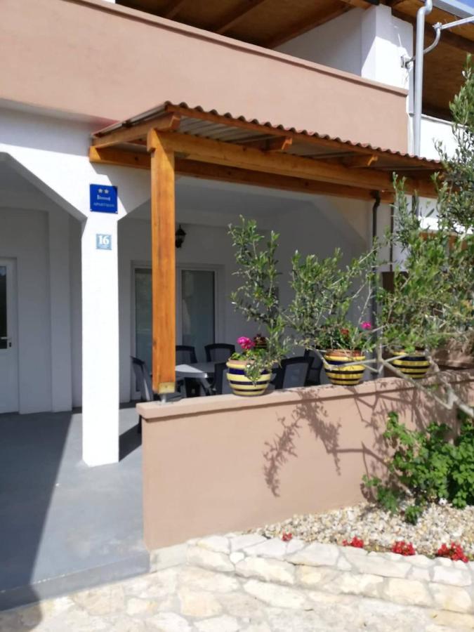Apartments Zvonimir Privlaka  Exterior foto